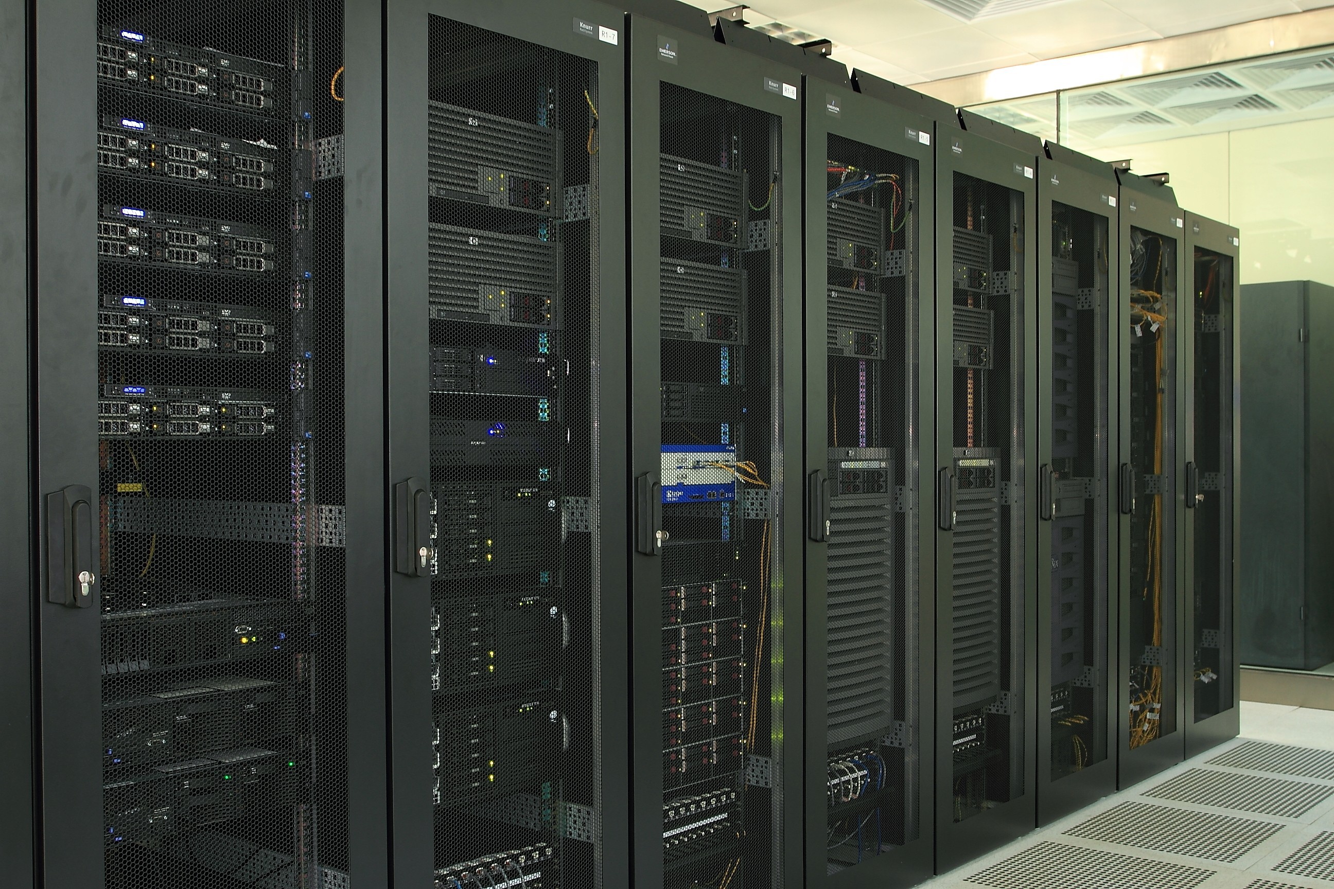 如何設置機房空調機組(圖1) 如何設置機房空調機組