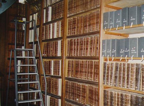 在冬季應(yīng)保護(hù)檔案室紙質(zhì)文件免于變硬,變脆和損壞(圖1) 在冬季應(yīng)保護(hù)檔案室紙質(zhì)文件免于變硬,變脆和損壞